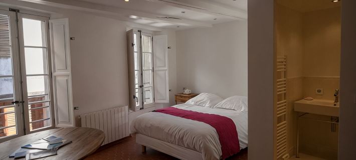 Village house - historic center of Grimaud Hotels in Grimaud