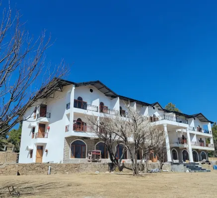 The Kalindi's Resort, Almora - parking