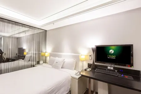 I Hotel