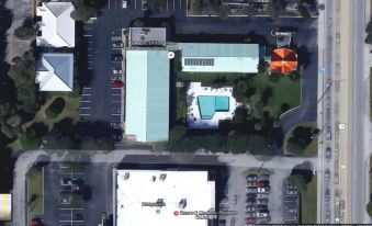 Howard Johnson by Wyndham Vero Beach / Downtown