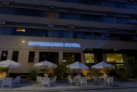 エントレマーレス ホテル