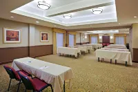 La Quinta Inn & Suites by Wyndham Olathe Hotels in Olathe