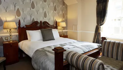 Saracens Head Hotel by Greene King Inns Hotels near Silverstone Interactive Museum