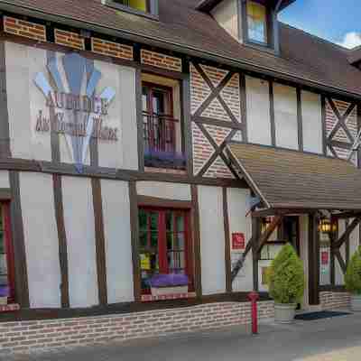 Auberge du Cheval Blanc Hotel Exterior