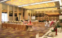 KHAS Semarang Hotel - breakfast