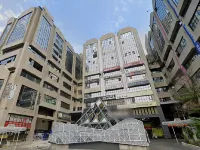 NingCui Business Hotel Hotel di Taichung