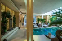 Hostellerie la Farandole - Swimmingpools