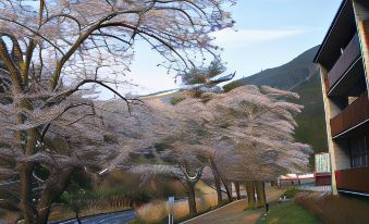 Yuki Lodge