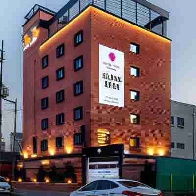 Yaja Hotel Gimhae Hotel Exterior