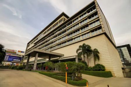 Vivanta Pune, Hinjawadi Отели рядом с достопримечательностью «Читтаранян Ватика»