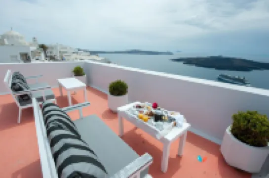 Theoxenia Caldera Hotel