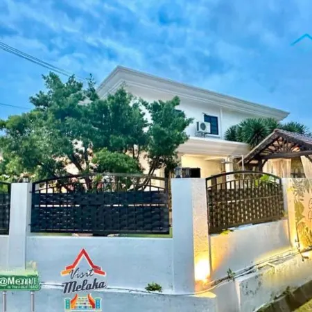 Garden HomeStay TownArea Karaok Mahjong PrivatePool By Heystay Management