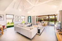 Mythic Suites & Villas by MJ Holidays Hotels in Calodyne