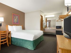 Travelodge by Wyndham Wellington KS