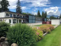 Revelstoke Lodge Hotels in Revelstoke
