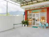 OYO 2199 Mandiri Guest House Syariah Hotels in Padang Lua