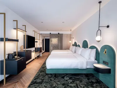 Doubletree by Hilton Nice Centre Iconic Отели рядом с достопримечательностью «Парк Кастель Де До Руа»