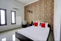 Hotel Miranda Bawean Mitra RedDoorz Hotel dekat Pusat oleh2 Makanan Khas Pulau Bawean ( Dapur Queen )