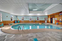Marmora and Lake Inn - Pools