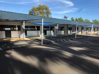 Birch Motel Bowen Previously Known As Bowen Arrow Motel - Motels