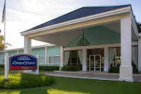 Howard Johnson by Wyndham Carilo Convention Center Hotels in Карило