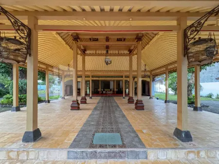 Ndalem Joglo Kawijayan Syariah Mitra RedDoorz