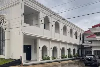 Moresto Hotel Mitra RedDoorz فنادق في West Tanjung Karang