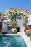 Yayaki Spetses - Pools
