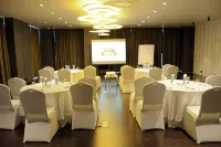 Udman Hotel Greater Noida Hotels in Gautam Buddh Nagar