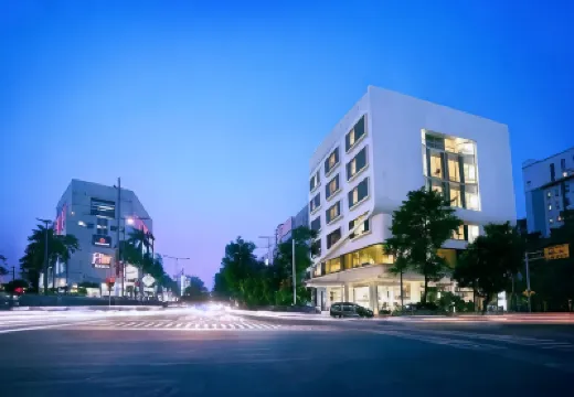 MaxOneHotels @ Premier Melawai ブロック M周辺のホテル