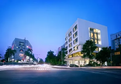 MaxOneHotels @ Premier Melawai