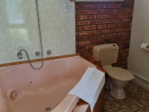 Toora Lodge Motel Hotels in Foster