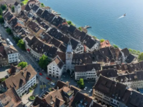 Top city center location by Airhome Hotéis em Zug