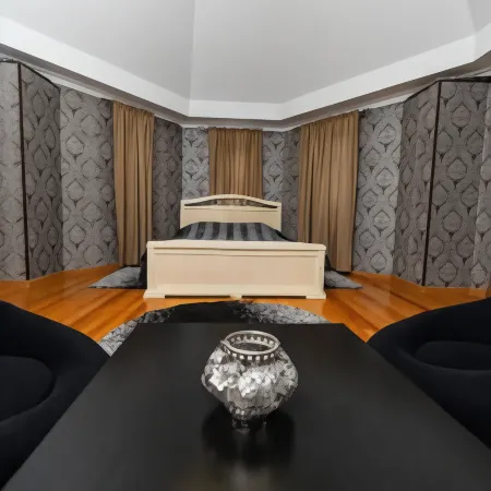 Крепость Отели рядом с достопримечательностью «222»