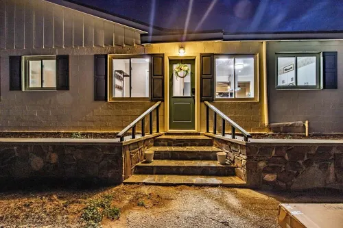 Ultimate Relaxation Retreat w/ Game Room & Hot Tub Hotels in Ahwahnee