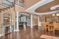 Mokena Manor: Luxury Living - Your Elite Escape!