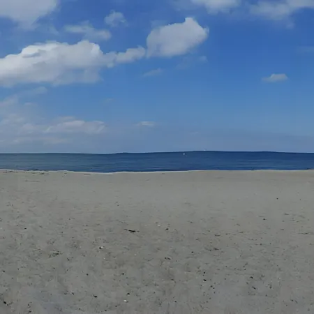 Rocksteins Nr. 2 - cozy vacation apartment, close to the beach, the Baltic Sea on the horizon Отели в г. Шёнберг