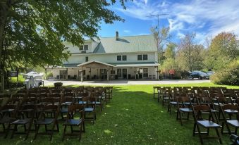 Timber House Resort