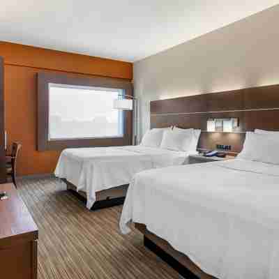Holiday Inn Express 布蘭森綠山驅動器 Rooms