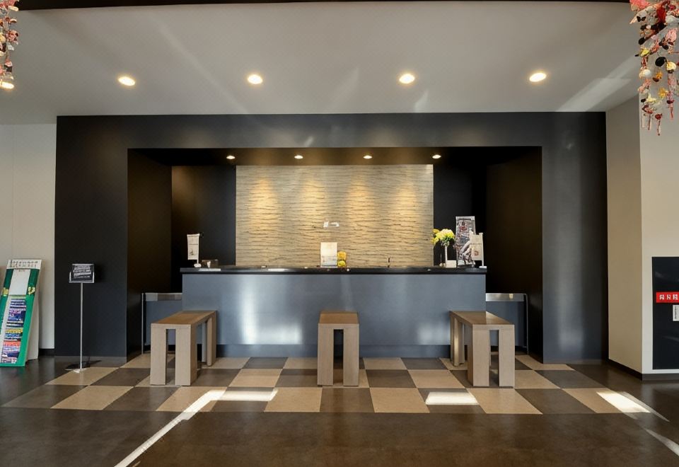 4. 호텔 루트-인 ..