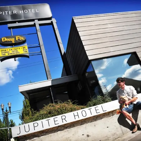 Jupiter Hotel