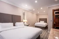 TF Royal Hotel & Theatre Hotels near Downpatrick Head