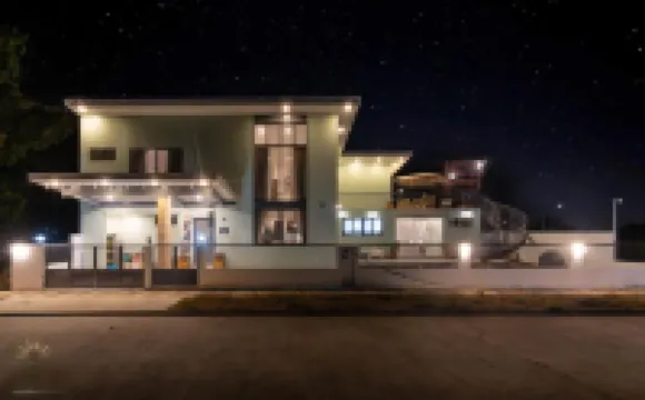 Adora's Place - Signature Room Hotel a 