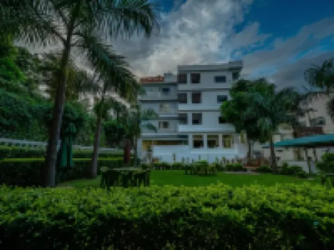 โฮเทล ริชีเคช แกรนด์ โรงแรมในริชิเคช