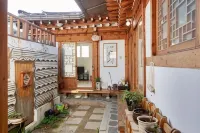 Inwoo Guesthouse Hotels near Bukchon Hanok Village