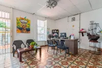 Mango Tree Hostel Ctg 420 - Vandrerhjem