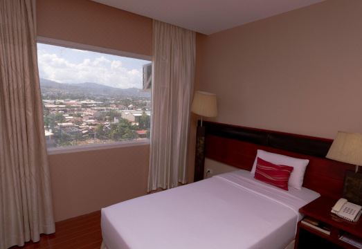 얼루어 호텔 앤 스위트