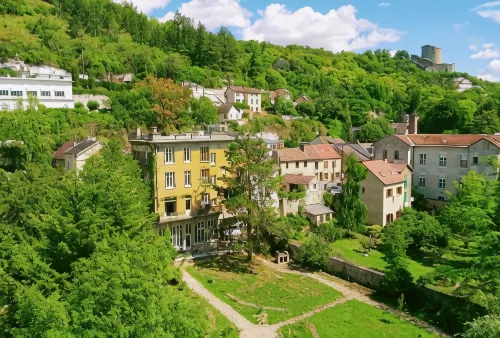 Green Home Vexin Hotels in Rolleboise