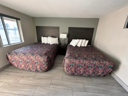 Palms Inn - Motels