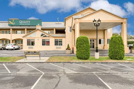 Quality Inn & Suites Northampton - Amherst Отели в г. Истхэмптон